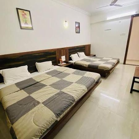 Hotel Shree Sai Shirdi Buitenkant foto