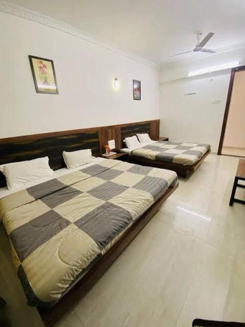 Hotel Shree Sai Shirdi Buitenkant foto